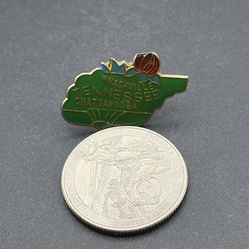 Tennessee‎ State Outline Nashville Chattanooga Lapel Hat Pin